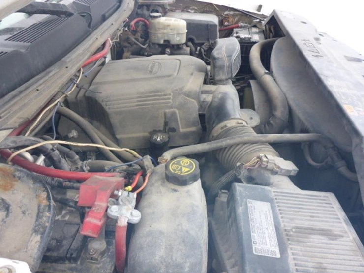 2014-chevrolet-3500-image-23