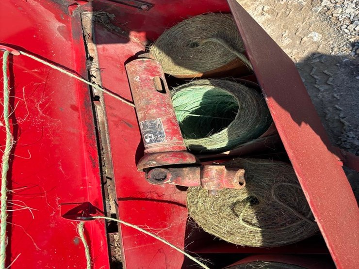 new-holland-310-image-7