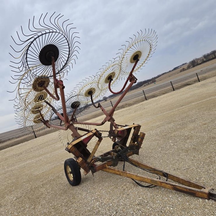 #7957 • PULL TYPE 10 WHEEL V-RAKE