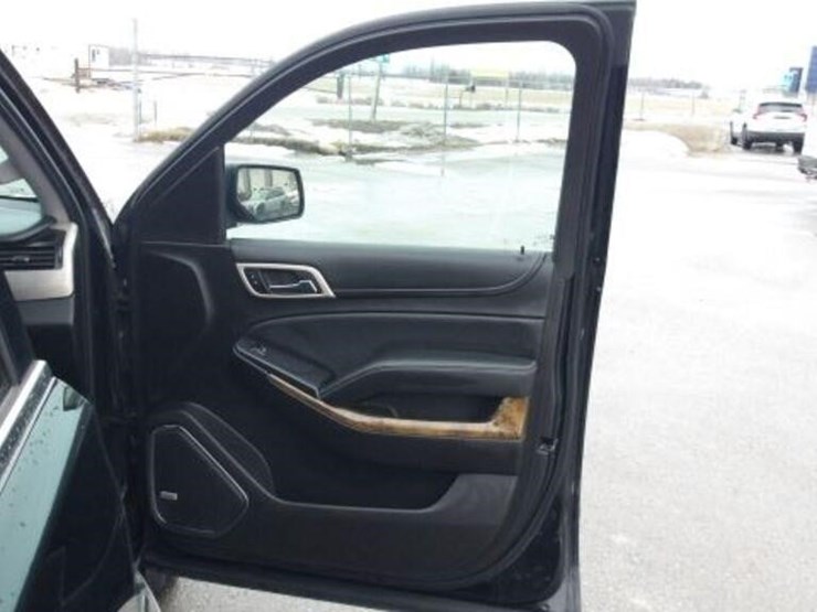 2016-gmc-yukon-denali-image-37