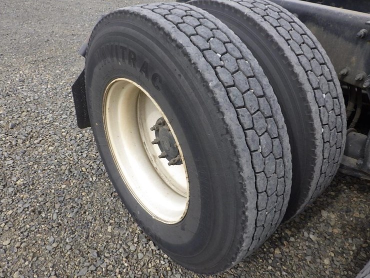 2016-freightliner-cascadia-125-image-29