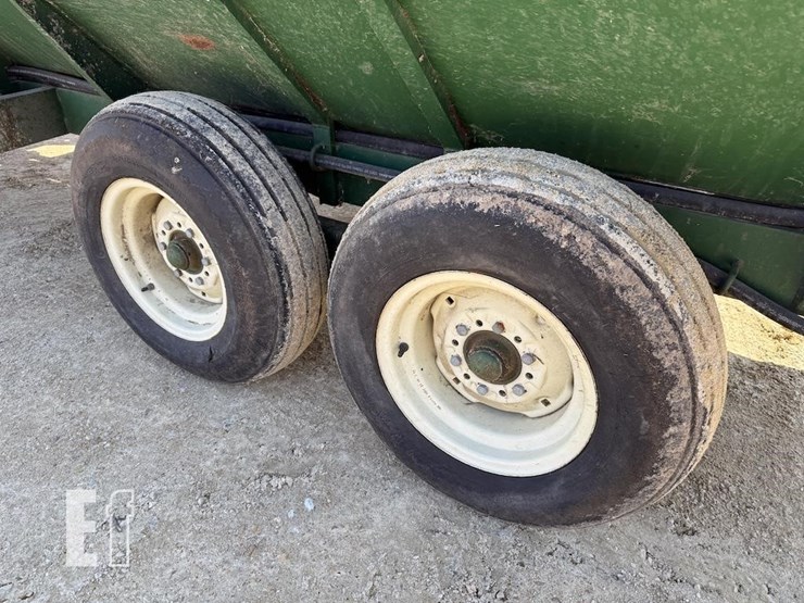 kelley-mfg-co-poultry-house-cleanout-machine-6106-image-9