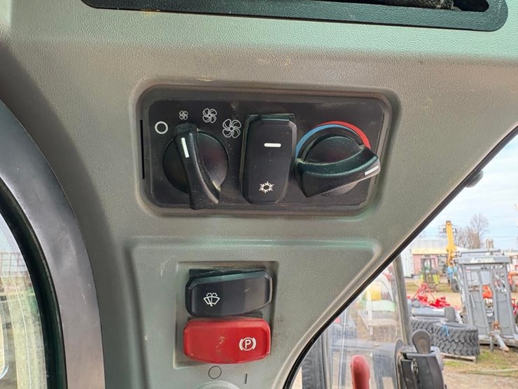 2021-caterpillar-259d3-image-21