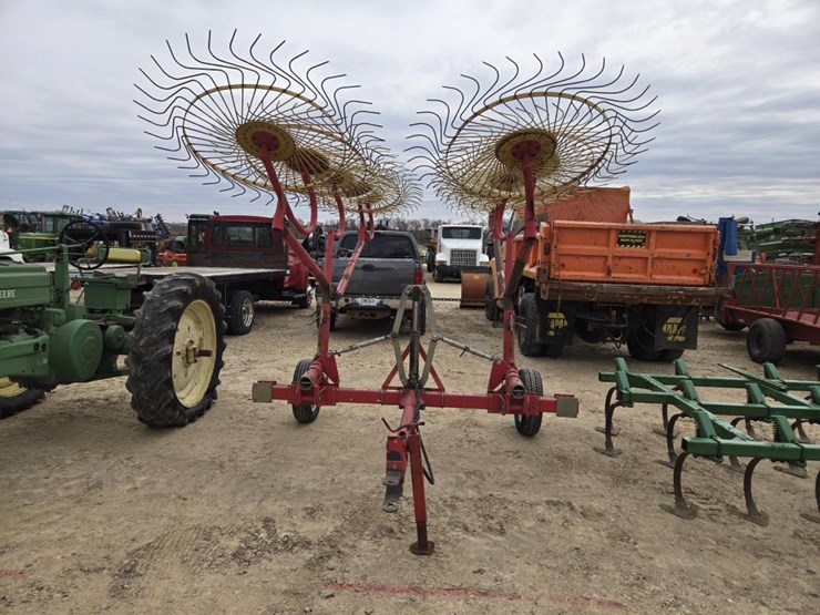 #323-•-tunutti-rcs10-10-wheel-v-rake-image-2