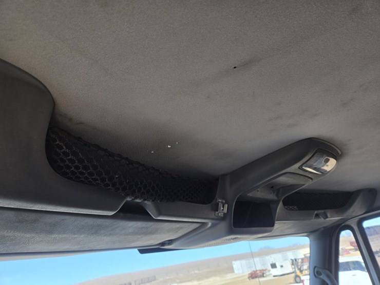 2007-international-7600-image-33