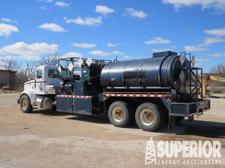 2010-peterbilt-365-image-4