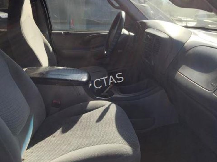 2000-ford-expedition-xlt-image-12