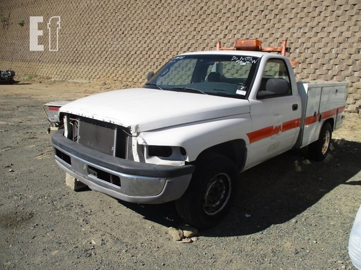 2002-dodge-2500-image-2