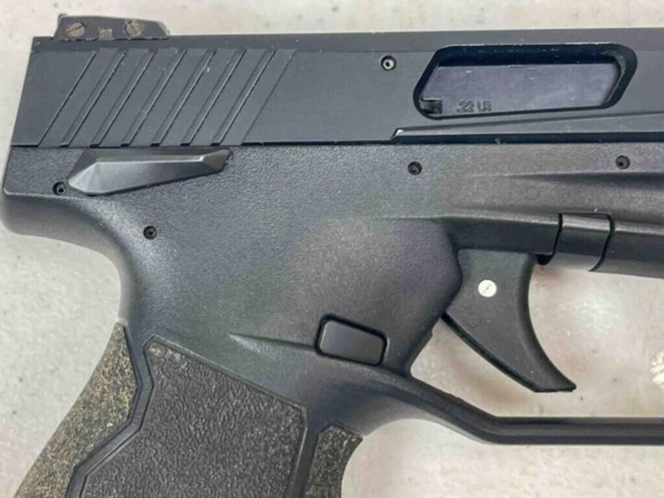 taurus-pistol-image-2