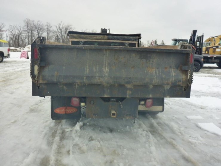 2014-chevrolet-3500-image-5