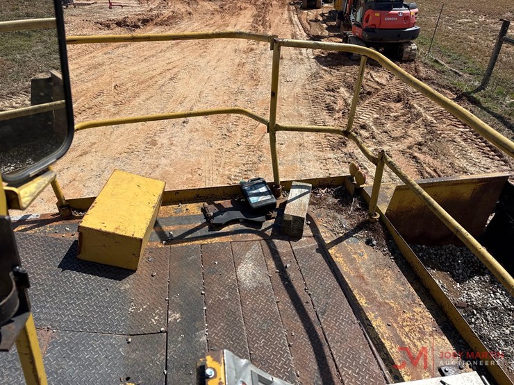 etnyre-chipspreader-image-18