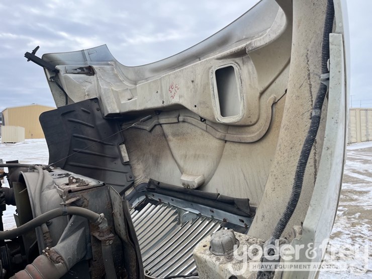 2002-international-durastar-4300-image-41