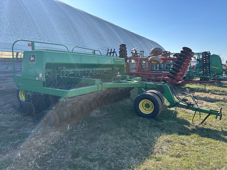 john-deere-750-image-15