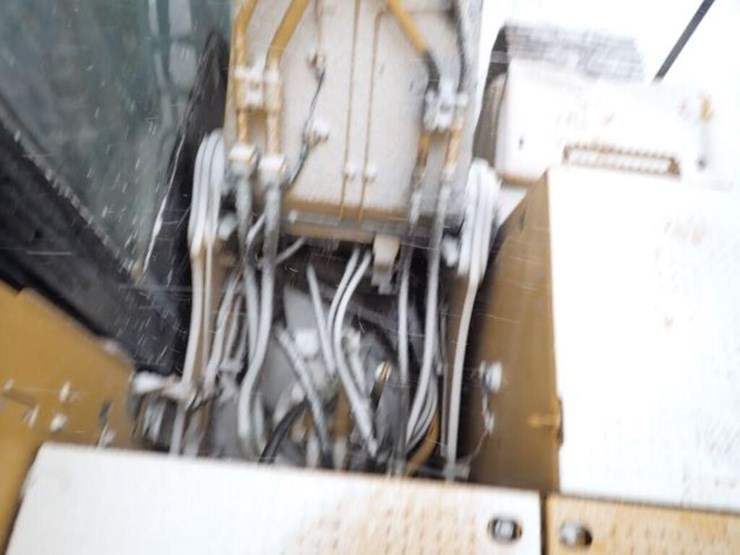 2017-caterpillar-320fl-image-42