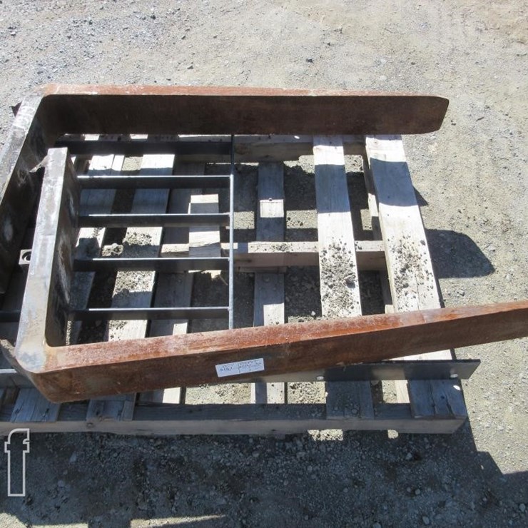 SET OF 4' X 6" FORK TINES & 37" FORK CAGE