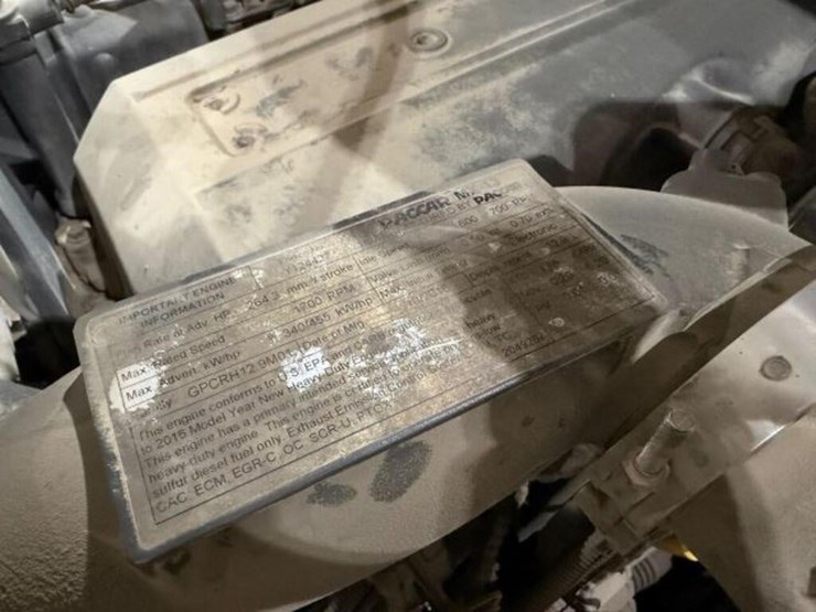 2017-peterbilt-567-image-64