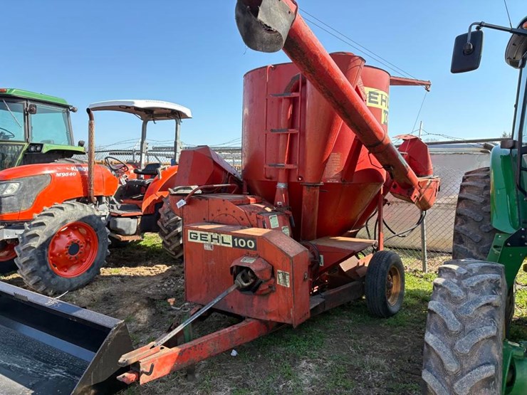 gehl-100-image-4