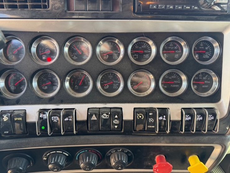 2015-kenworth-t800-image-12