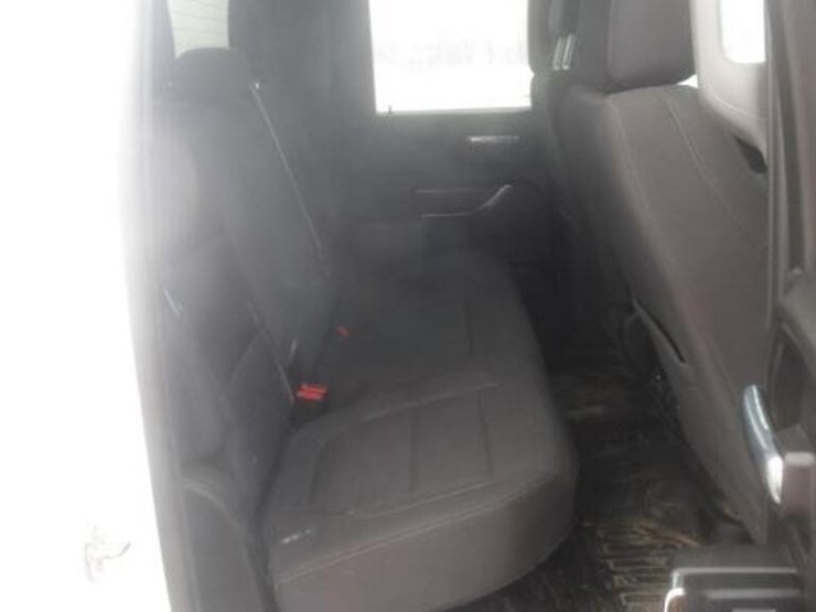 2022-gmc-2500hd-image-35