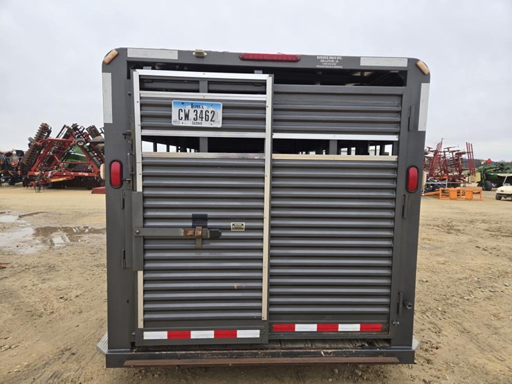 #73-•-2005-featherlite-gooseneck-livestock-trailer-image-10