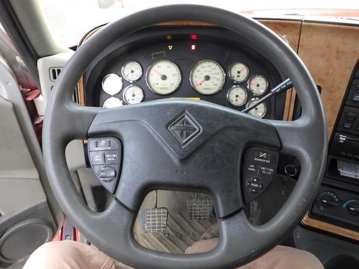 2016-international-prostar-image-44