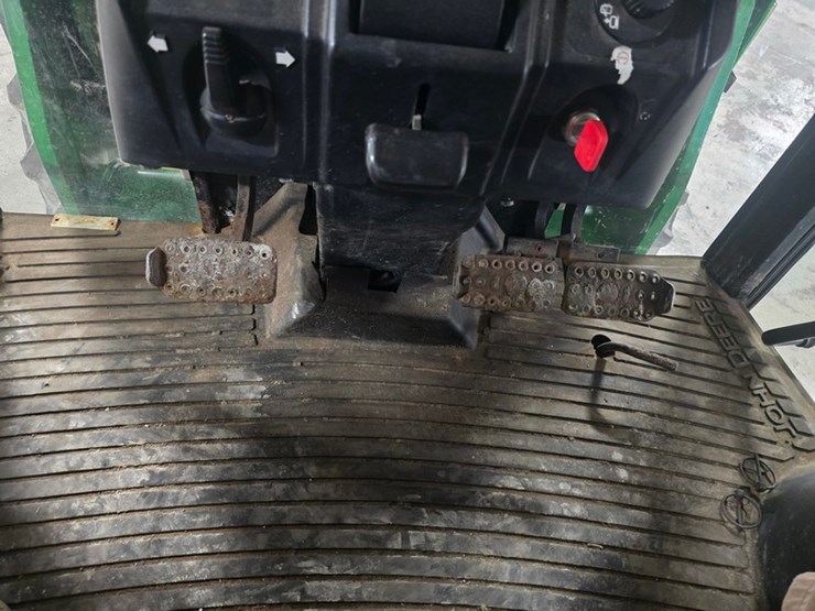 john-deere-5520-image-30