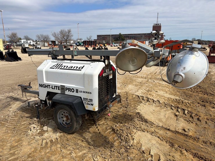 2023-allmand-bros-night-lite-pro-image-4