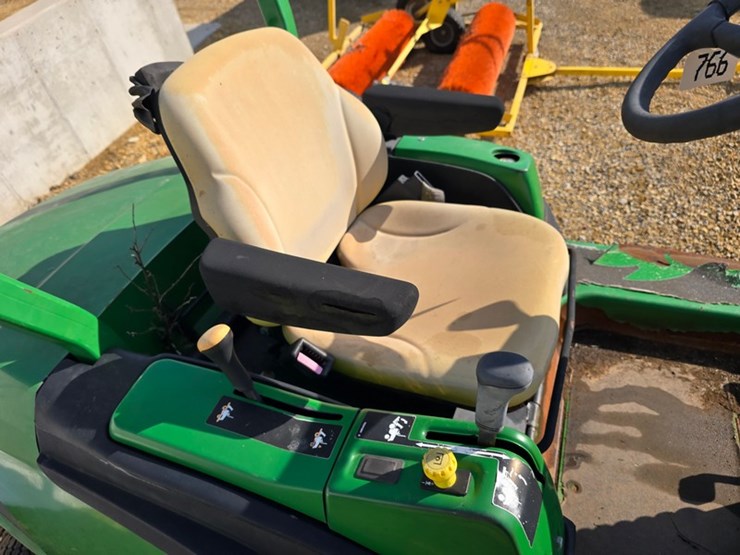 john-deere-1445-image-12