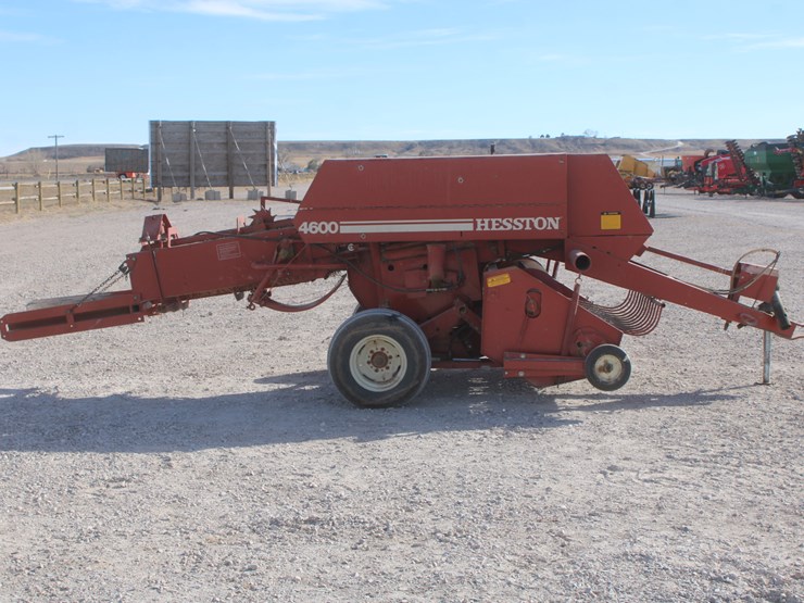 hesston-4600-image-7