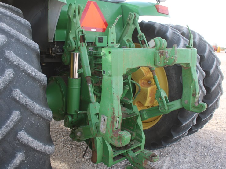 2009-john-deere-8330-image-35