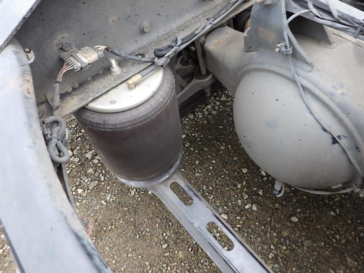 2011-volvo-vnl-t/a-truck-tractor-image-10