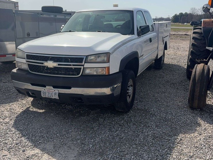 2007-chevrolet-2500hd-image-2