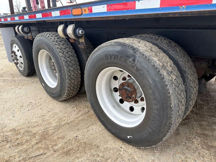 2015-kenworth-t880-image-16