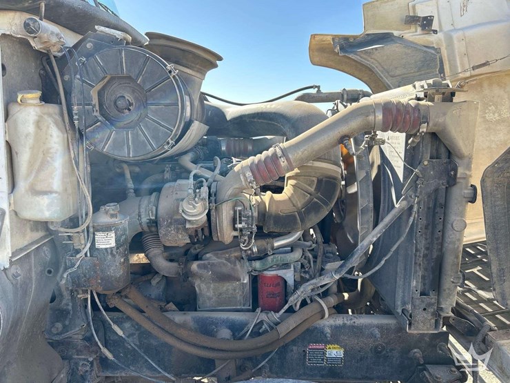 2004-mack-613-concrete-mixing-truck-image-10