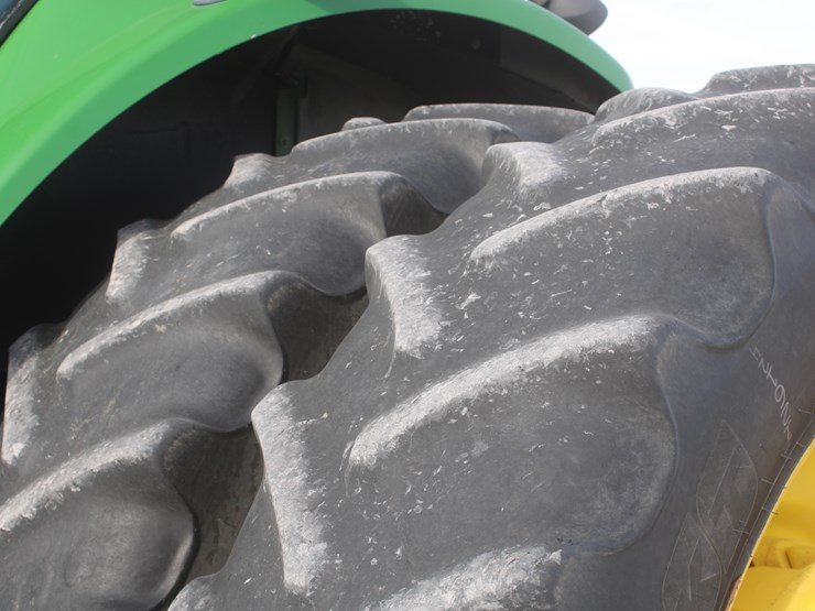 2009-john-deere-8330-image-26