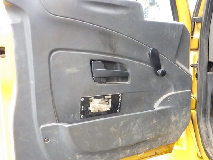 2011-international-durastar-4300-image-21