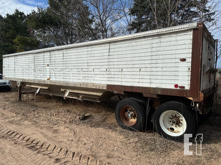 2014-wilson-grain-trailer-image-2