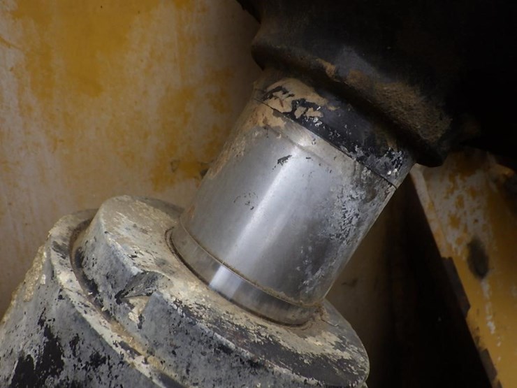 caterpillar-930k-image-26