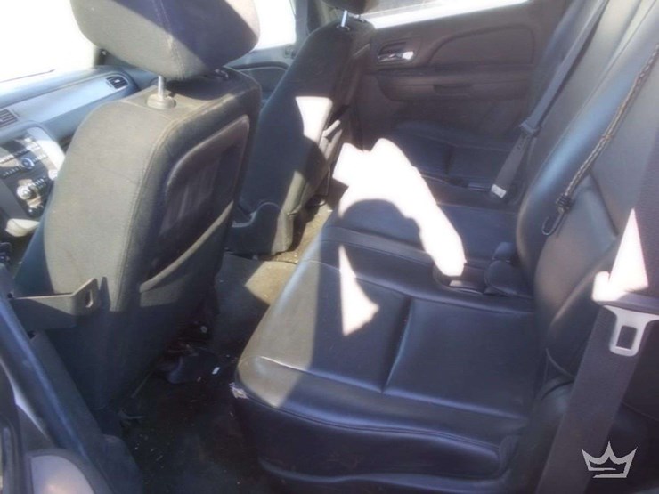 2014-chevrolet-tahoe-image-8