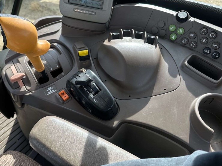 2011-john-deere-7530-image-27