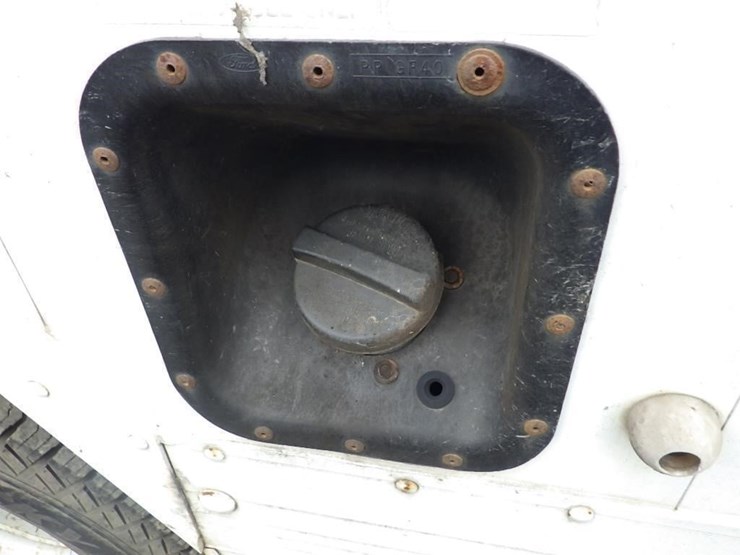 2004-ford-e350-image-20