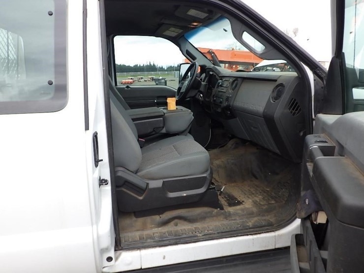 2012-ford-f550-image-23