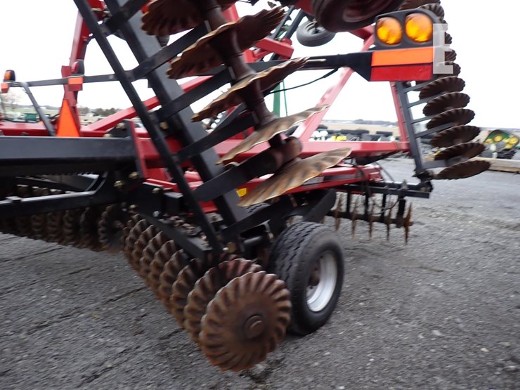 case-ih-330-image-8