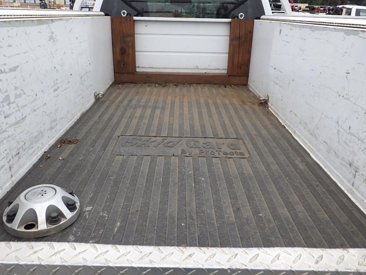 2017-chevrolet-2500-image-9