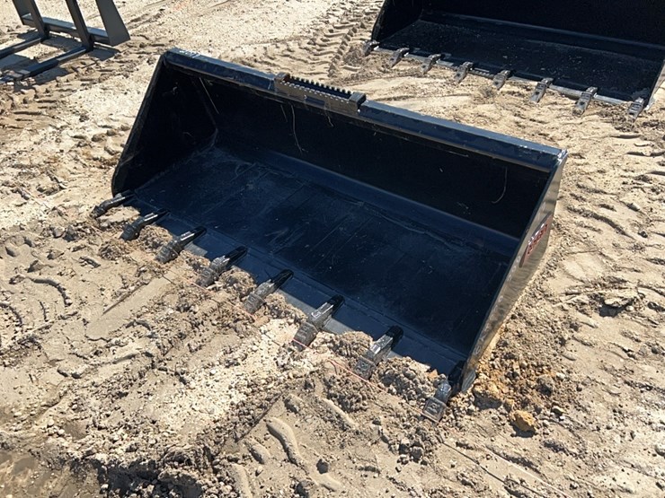 caterpillar-226-image-1