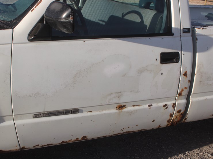 #3038-•-1992-gmc-seirra-single-cab-pickup-image-22