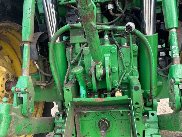 2011-john-deere-7530-image-17