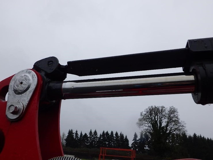 2013-yanmar-vio35-5b-image-16