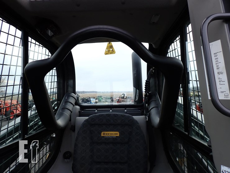 new-holland-l320-image-13