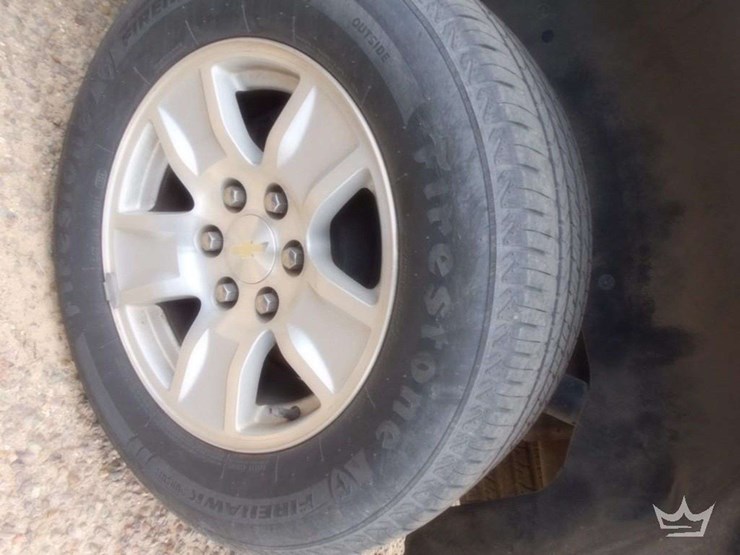 2017-chevrolet-tahoe-image-12